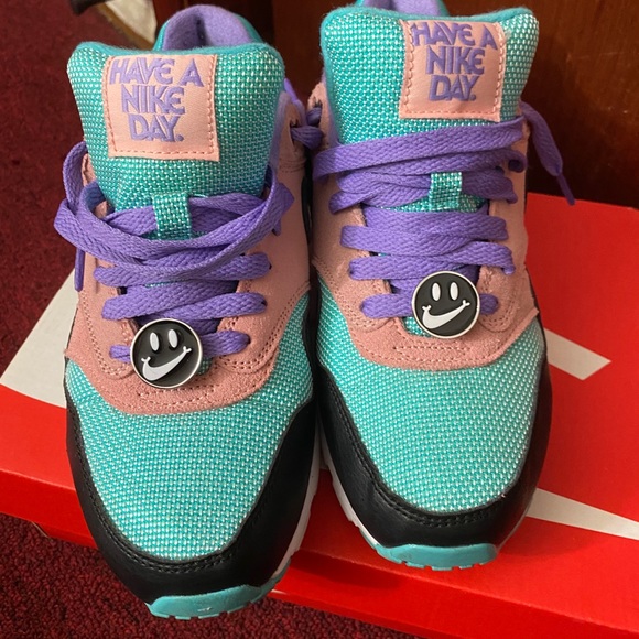 Nike Air Max 1 “Have a Nike Day” - Picture 3 of 4